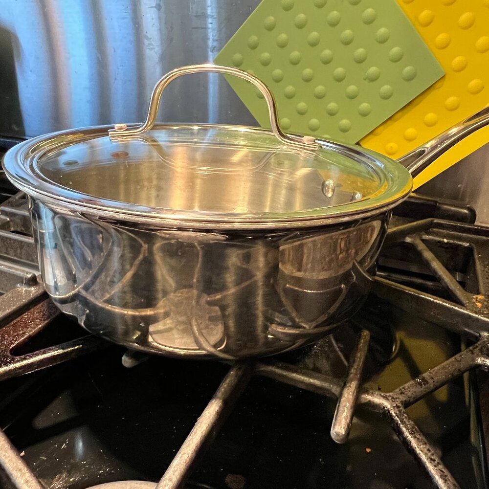 Calphalon Stainless Steel 2.5 Qt Sauce Pan / Pot with Lid